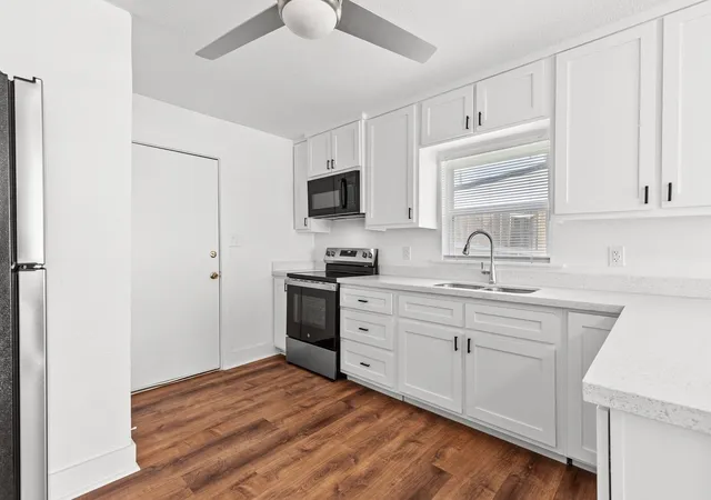 Photo 3 of Single family home for sale at 1020 S 23rd, Temple, TX 76504 | MLS# 21370494 | Listing updated on 2026-09-21