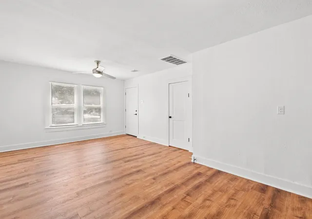 Photo 4 of Single family home for sale at 1020 S 23Rd, Temple, TX 76504 | MLS# 21370494 | Listing updated on 2026-09-21