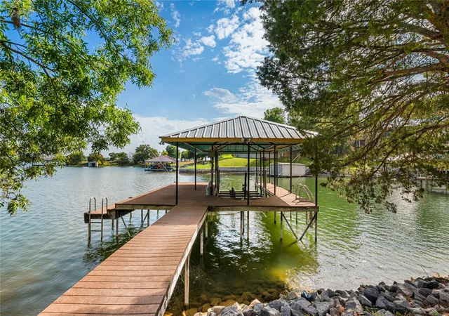 Photo 2 of Single family home for sale at 80 Bayside Cir, Gainesville, TX 76240 | MLS# 21370522 | Listing updated on 2026-08-31