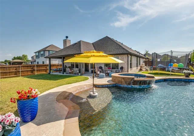 Photo 1 of Single family home for sale at 4601 Massey Meadows Wy, Midlothian, TX 76065 | MLS# 21370121 | Listing updated on 2026-08-30