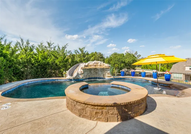 Photo 3 of Single family home for sale at 4601 Massey Meadows Wy, Midlothian, TX 76065 | MLS# 21370121 | Listing updated on 2026-08-30