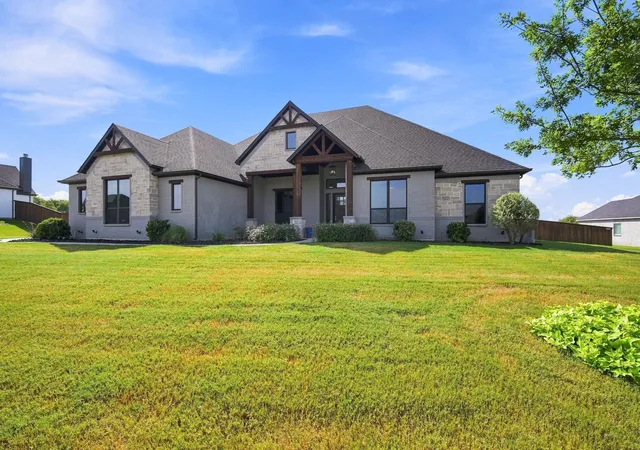 Photo 1 of Single family home for sale at 400 Dove Meadow Trl, Waxahachie, TX 75167 | MLS# 21368181 | Listing updated on 2026-10-05