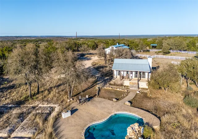 Photo 4 of House for sale at 190 Pvt Rd 3019 Nw, Mountain Home, TX 76849 | MLS# 21370562 | Listing updated on 2026-08-27