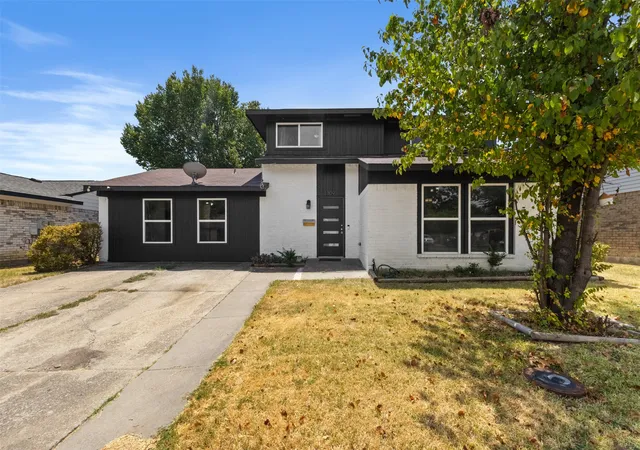 Photo 1 of Single family home for sale at 1309 Glenwood St, Grand Prairie, TX 75052 | MLS# 21370067 | Listing updated on 2026-08-29