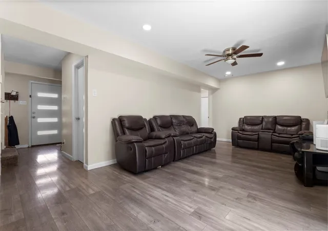 Photo 4 of Single family home for sale at 1309 Glenwood St, Grand Prairie, TX 75052 | MLS# 21370067 | Listing updated on 2026-08-29