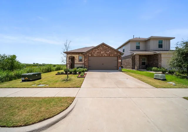 Photo 1 of Single family home for sale at 1501 Dilley Ln, Forney, TX 75126 | MLS# 21369955 | Listing updated on 2026-08-28