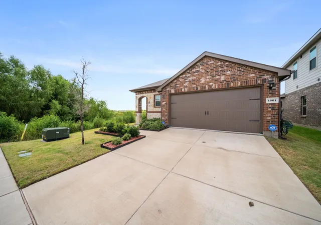 Photo 2 of Single family home for sale at 1501 Dilley Ln, Forney, TX 75126 | MLS# 21369955 | Listing updated on 2026-08-28