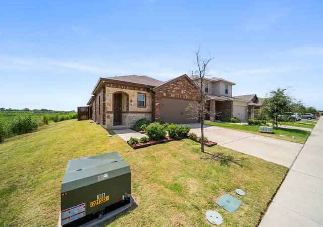 Photo 3 of Single family home for sale at 1501 Dilley Ln, Forney, TX 75126 | MLS# 21369955 | Listing updated on 2026-08-28