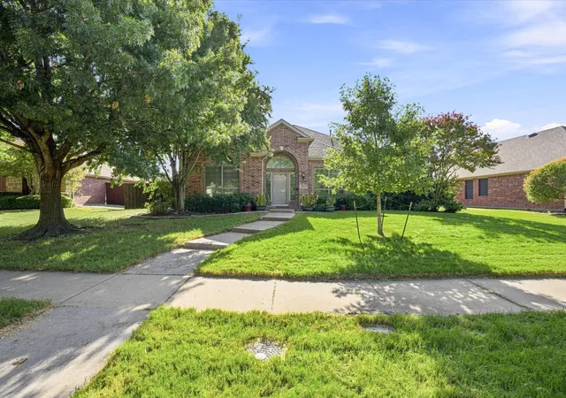 Photo 2 of Single family home for sale at 12334 Blue Ridge Dr, Frisco, TX 75033 | MLS# 21370586 | Listing updated on 2026-08-29