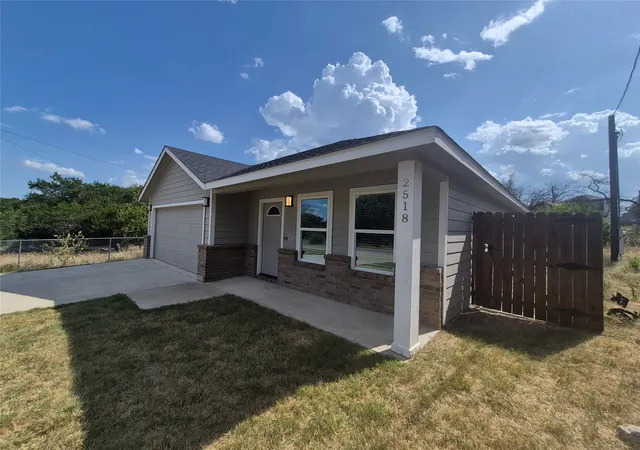 Photo 2 of Single family home for sale at 2518 Orion Wy, Granbury, TX 76048 | MLS# 21369103 | Listing updated on 2026-08-27