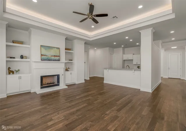 Photo 4 of Single family home for sale at 348 Prien Lake Loop, Bossier City, LA 71111 | MLS# 21370377 | Listing updated on 2026-08-27