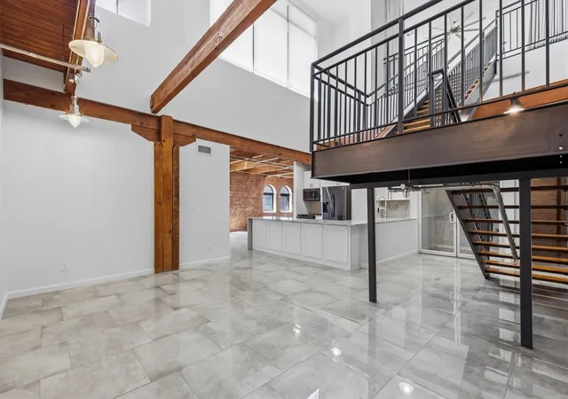 Photo 3 of Condo for sale at 509 Elm St #604, Dallas, TX 75202 | MLS# 21368878 | Listing updated on 2026-09-05