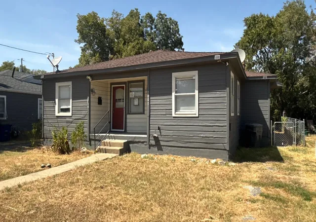 Photo 3 of Multi family home for sale at 2005 Gorman St, Dallas, TX 75223 | MLS# 21368637 | Listing updated on 2026-08-27