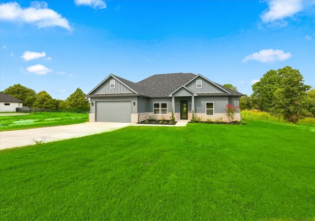Photo 1 of Single family home for sale at 133 Cr 4865, Azle, TX 76020 | MLS# 21370678 | Listing updated on 2026-08-27