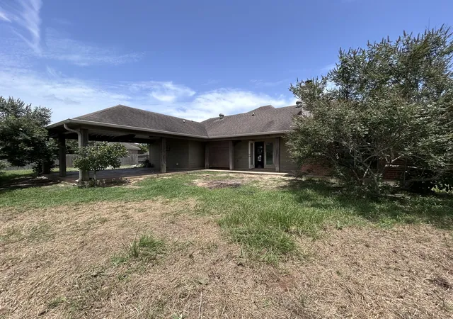 Photo 3 of Sale Pending at 107 Clayton Ln, Alexandria, LA 71303 | MLS# 21369566 | Listing updated on 2026-09-28