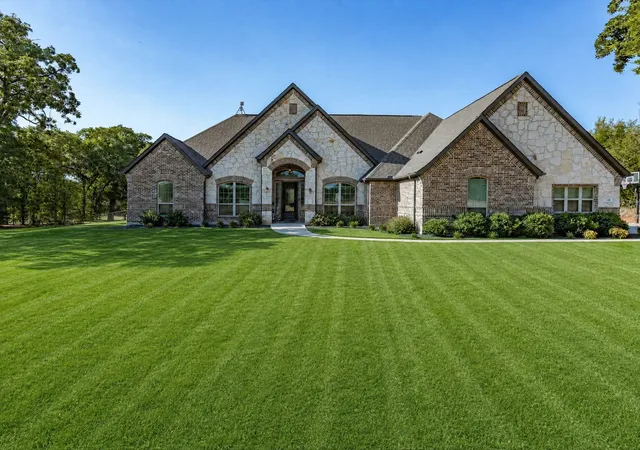 Photo 1 of Single family home for sale at 128 Paradise Oaks Ct, Paradise, TX 76073 | MLS# 21368063 | Listing updated on 2026-08-27
