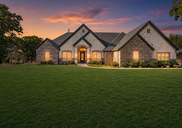 Photo 2 of Single family home for sale at 128 Paradise Oaks Ct, Paradise, TX 76073 | MLS# 21368063 | Listing updated on 2026-08-27