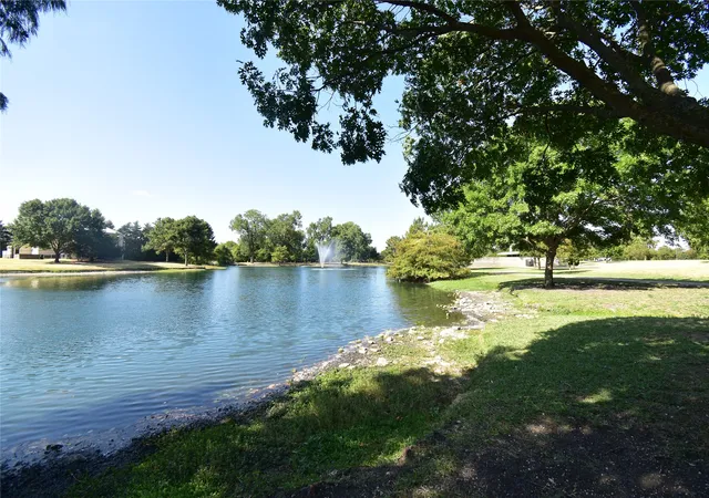 Photo 3 of Single family home for sale at 1109 Shadow Lakes Blvd, Allen, TX 75002 | MLS# 21370265 | Listing updated on 2026-10-06