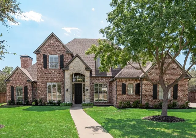Photo 1 of Single family home for sale at 8 Siesta Cir, Heath, TX 75032 | MLS# 21370716 | Listing updated on 2026-09-21