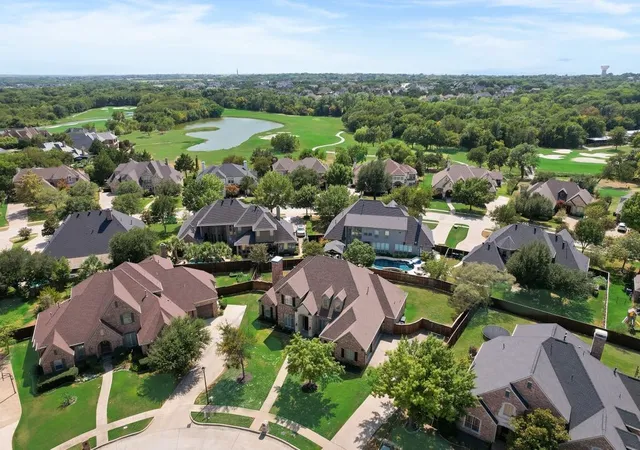 Photo 2 of Single family home for sale at 8 Siesta Cir, Heath, TX 75032 | MLS# 21370716 | Listing updated on 2026-09-21