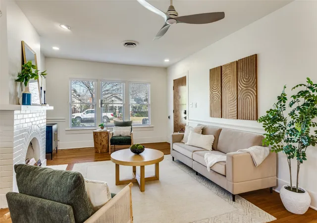 Photo 4 of Single family home for sale at 4601 Pershing Ave, Fort Worth, TX 76107 | MLS# 21370724 | Listing updated on 2026-08-31