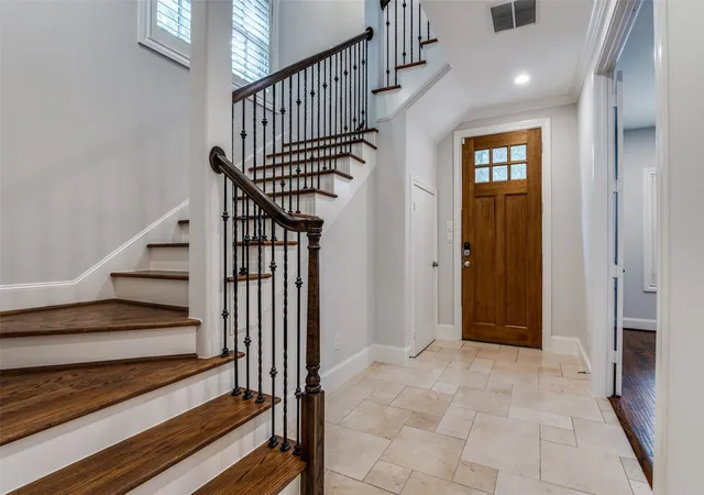 Photo 3 of Townhouse for sale at 2110 Helsminster Dr, Dallas, TX 75201 | MLS# 21369985 | Listing updated on 2026-10-07