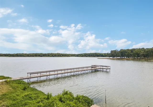 Photo 3 of Single family home for sale at 2904 Hideaway Ln, Quinlan, TX 75474 | MLS# 21362759 | Listing updated on 2026-08-27