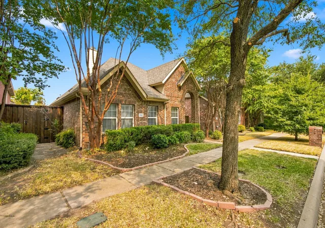 Photo 3 of Single family home for sale at 7691 Crampton Ln, Frisco, TX 75035 | MLS# 21369486 | Listing updated on 2026-08-31