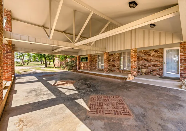 Photo 2 of Single family home for sale at 3165 Hayter Rd, Abilene, TX 79601 | MLS# 21369778 | Listing updated on 2026-08-27