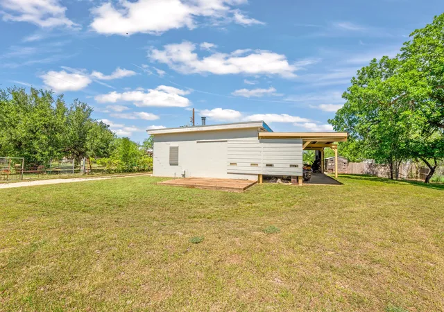 Photo 3 of Single family home for sale at 3165 Hayter Rd, Abilene, TX 79601 | MLS# 21369778 | Listing updated on 2026-08-27