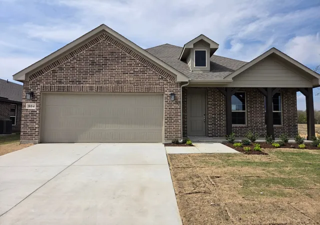 Photo 1 of Single family home for sale at 804 Silverleaf Dr, Ennis, TX 75119 | MLS# 21367905 | Listing updated on 2026-09-25