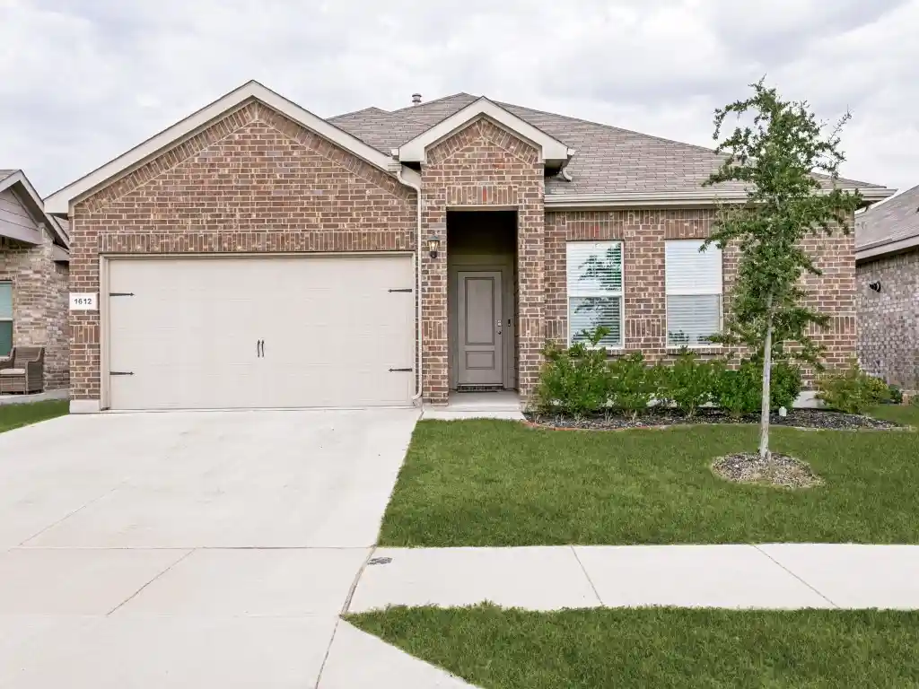 Photo 1 of Single family home for sale at 1612 Gibsonville Dr, Fort Worth, TX 76108 | MLS# 21368689 | Listing updated on 2026-10-15