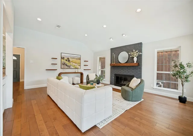 Photo 3 of Single family home for sale at 6204 La Cosa Dr, Dallas, TX 75248 | MLS# 21334177 | Listing updated on 2026-08-30