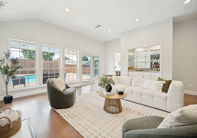 Photo 4 of Single family home for sale at 6204 La Cosa Dr, Dallas, TX 75248 | MLS# 21334177 | Listing updated on 2026-08-30