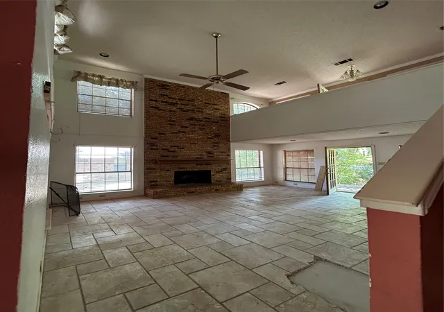 Photo 4 of Single family home for sale at 544 Renee Ln, De Soto, TX 75115 | MLS# 21370793 | Listing updated on 2026-08-27