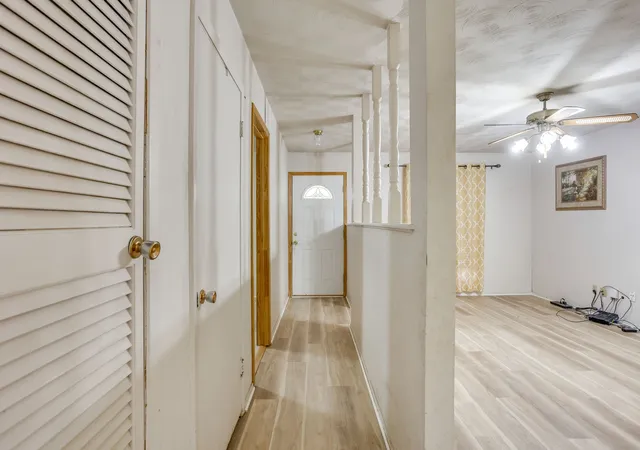 Photo 3 of Single family home for sale at 312 Nw Wintercrest Rd, Burleson, TX 76028 | MLS# 21369844 | Listing updated on 2026-08-31
