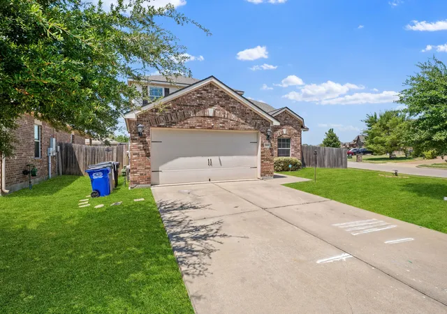 Photo 2 of Single family home for sale at 2101 Gardenia Dr, Forney, TX 75126 | MLS# 21369343 | Listing updated on 2026-08-27