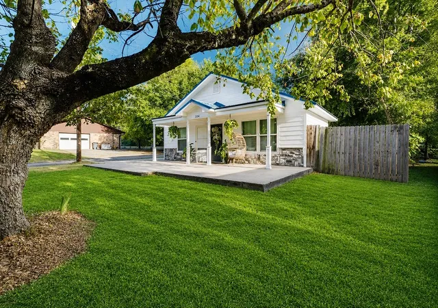 Photo 3 of Single family home for sale at 304 Jarbo St, Sulphur Springs, TX 75482 | MLS# 21370044 | Listing updated on 2026-08-27
