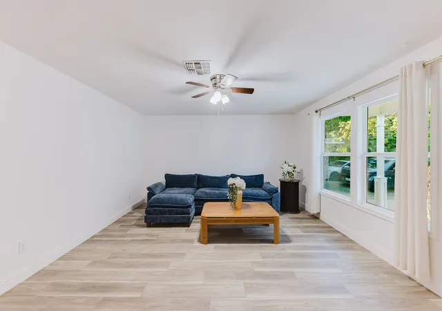 Photo 3 of Single family home for sale at 304 Jarbo St, Sulphur Springs, TX 75482 | MLS# 21370044 | Listing updated on 2026-08-27