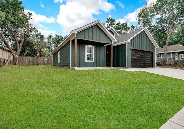 Photo 2 of Single family home for sale at 2711 Finley St, Fort Worth, TX 76111 | MLS# 21370879 | Listing updated on 2026-10-02