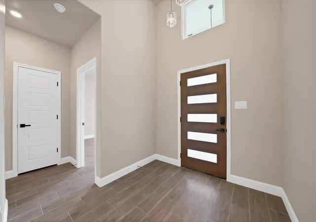 Photo 4 of Single family home for sale at 2210 San Saba Ct, Granbury, TX 76048 | MLS# 21370848 | Listing updated on 2026-08-27
