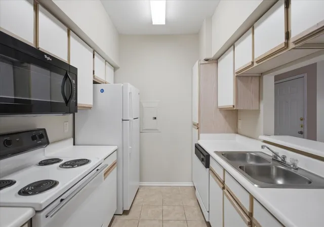 Photo 3 of Condo for sale at 3212 Donnelly Cir #504, Fort Worth, TX 76107 | MLS# 21369661 | Listing updated on 2026-08-27