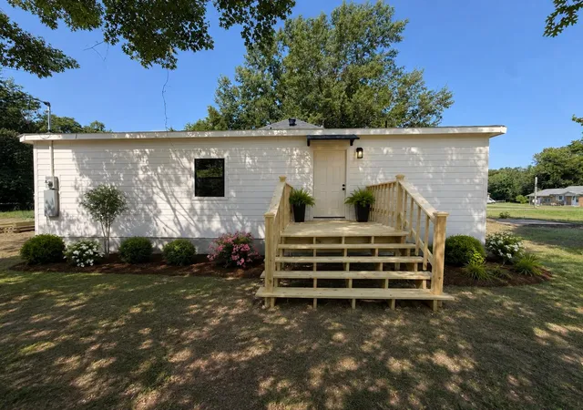 Photo 3 of Single family home for sale at 512 N Ellis St, New Boston, TX 75570 | MLS# 21370889 | Listing updated on 2026-08-27