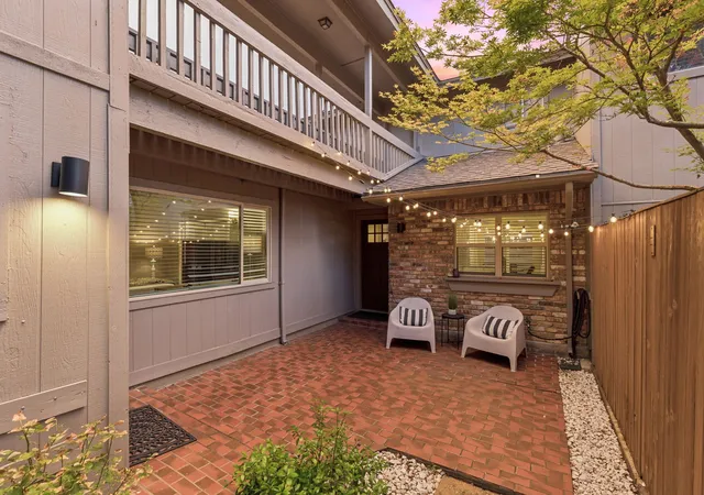 Photo 3 of Townhouse for sale at 9622 Highland View Dr, Dallas, TX 75238 | MLS# 21367883 | Listing updated on 2026-08-29