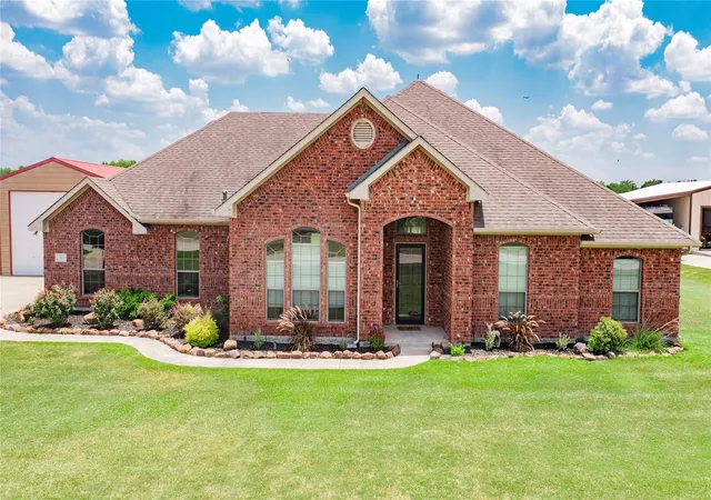 Photo 2 of Single family home for sale at 245 Mckinley Ln, Royse City, TX 75189 | MLS# 21370909 | Listing updated on 2026-08-27