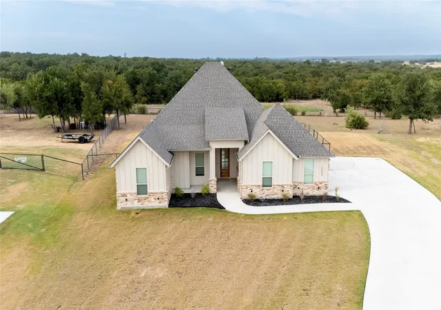 Single family home for sale at 1045 Bermes Ct, Brock, TX 76087 | MLS# 21364988