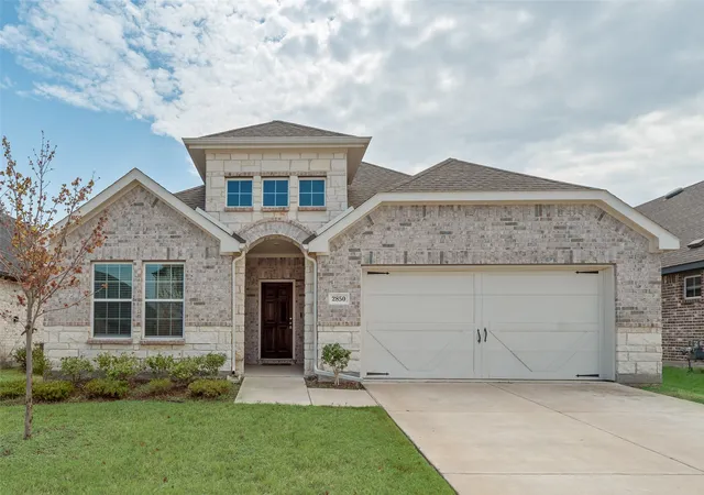 Photo 3 of Single family home for sale at 2850 Robertson Wy, Royse City, TX 75189 | MLS# 21370894 | Listing updated on 2026-08-27