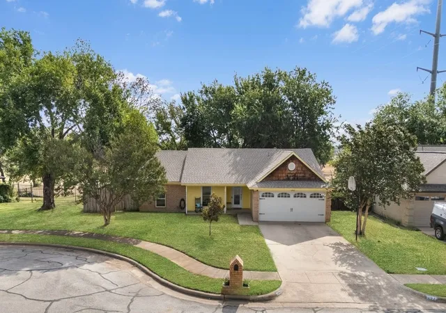 Photo 1 of Single family home for sale at 3032 Oak Valley Dr, Bedford, TX 76021 | MLS# 21370740 | Listing updated on 2026-08-29