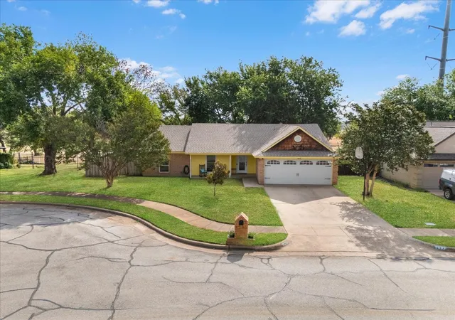 Photo 3 of Single family home for sale at 3032 Oak Valley Dr, Bedford, TX 76021 | MLS# 21370740 | Listing updated on 2026-08-29