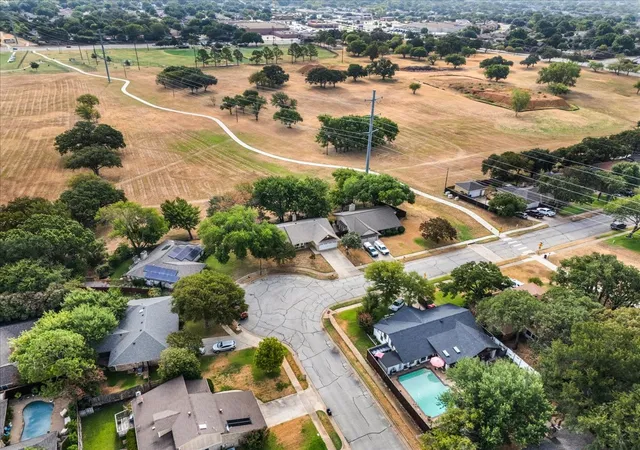 Photo 3 of Single family home for sale at 3032 Oak Valley Dr, Bedford, TX 76021 | MLS# 21370740 | Listing updated on 2026-08-29